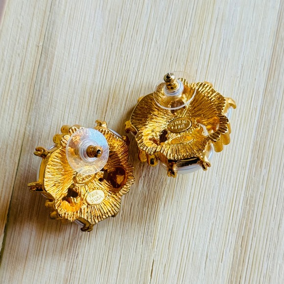 VTG KJL Kenneth Jay Lane Couture Signed Earrings Pierced pearl Gold Regal 90s - Picture 4 of 5